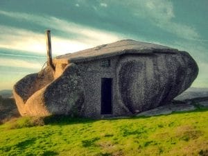 Casa en una piedra